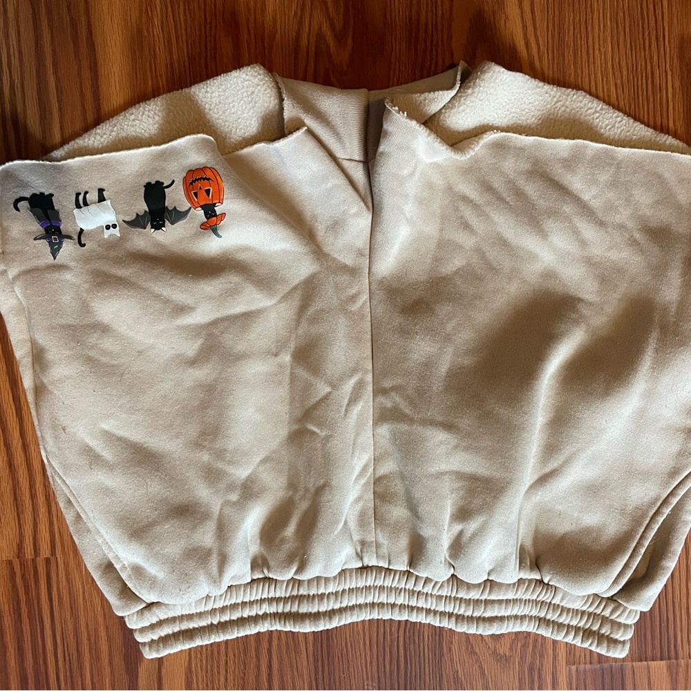 Beige Fleece Blanket with Animal Embroidery